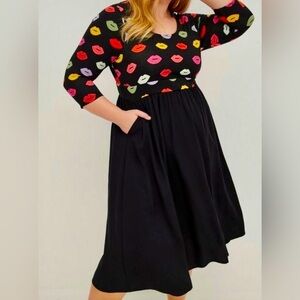 Torrid Midi challis Kisses midi dress pockets 2X Jersey Lips Valentines Day